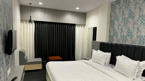 Unclassified image, 5 of 7, button - Hotel The Divine Inn (Garudeshwar)