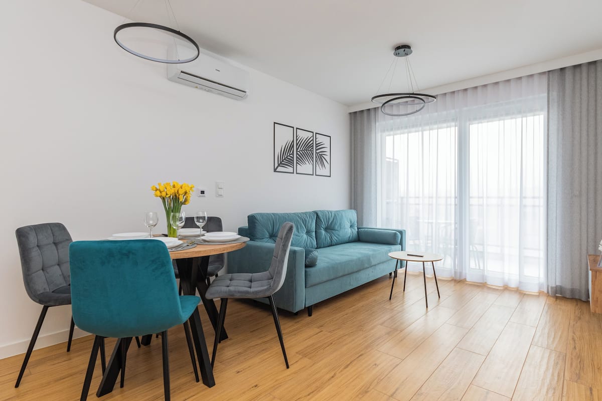 1 habitación, tabla de planchar con plancha, wifi gratis y ropa de cama