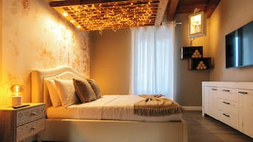 Habitación cuádruple Deluxe, vista al lago | Minibar, escritorio, insonorización y wifi gratis