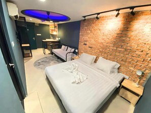 Studio | In-room safe, desk, iron/ironing board, free WiFi - SMILE HOTEL CHOW KIT PWTC (Kuala Lumpur)