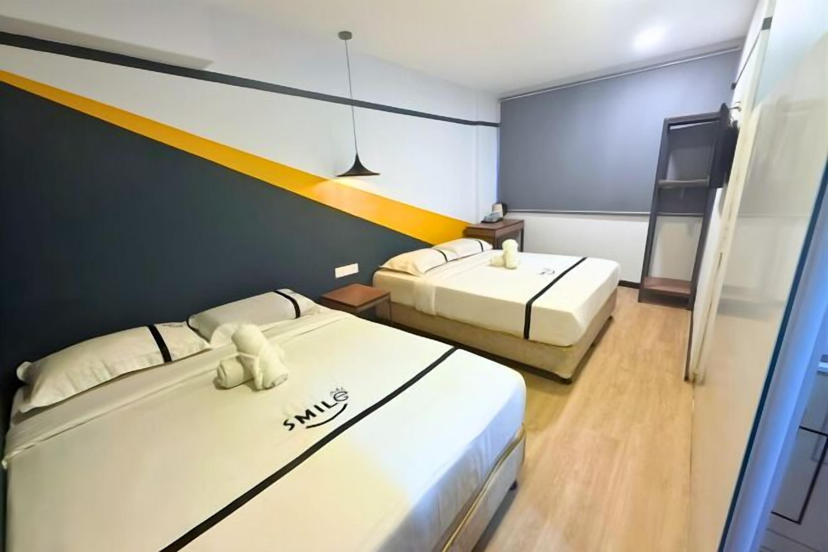 Safe på rommet, skrivebord, strykejern/-brett og wi-fi (inkludert)