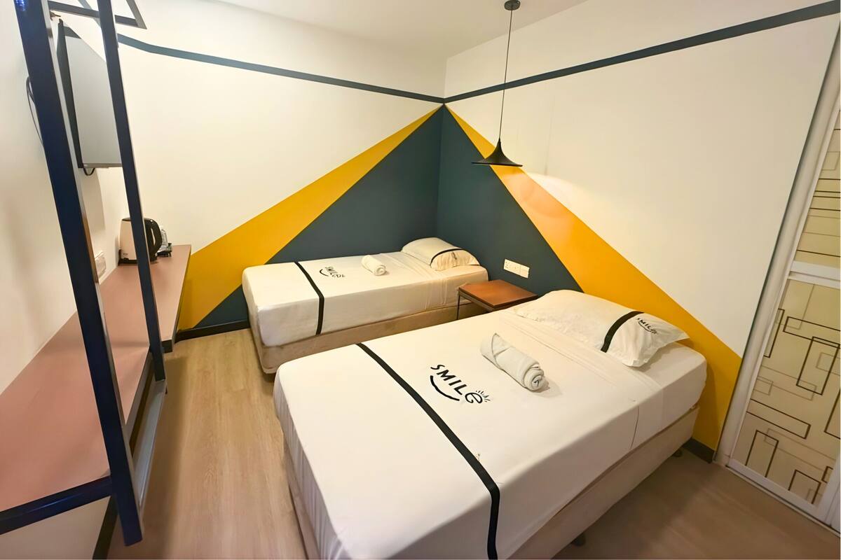 Tomannsrom | Safe på rommet, skrivebord, strykejern/-brett og wi-fi (inkludert)