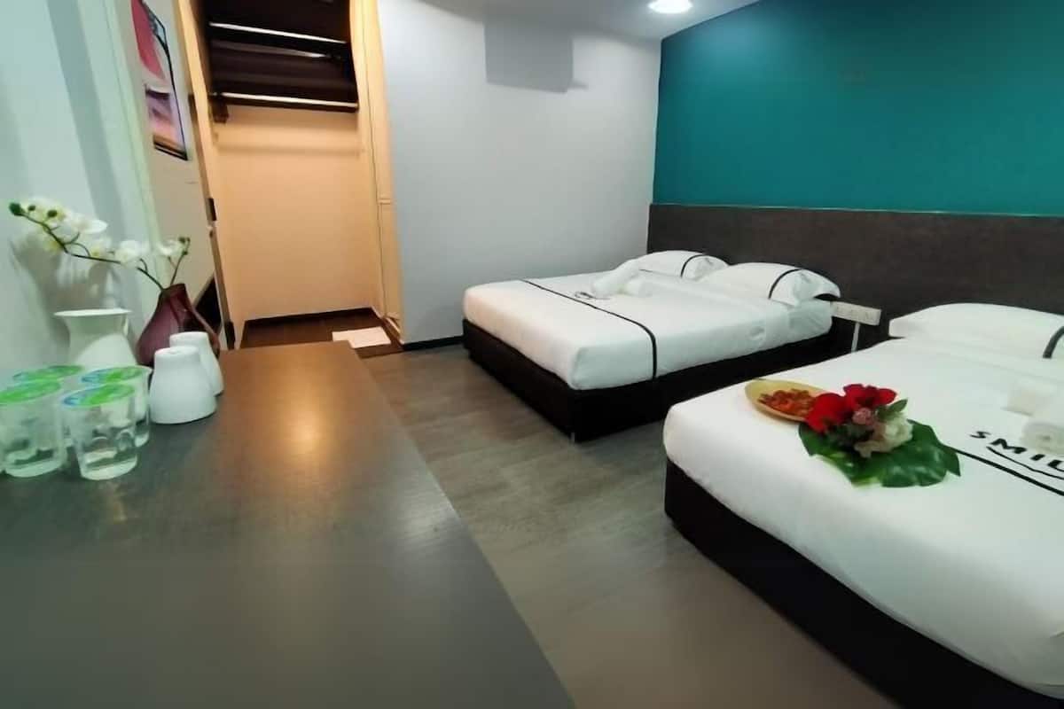 Desk, soundproofing, iron/ironing board, free WiFi