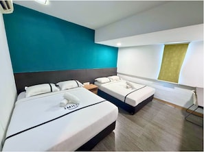 Family Room | Desk, soundproofing, iron/ironing board, free WiFi - Smile Hotel SS2 Petaling Jaya (Petaling Jaya)