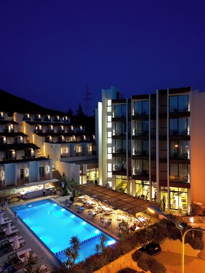 Außenpool (je nach Saison geöffnet)