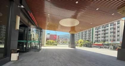 Linzhi Hotel