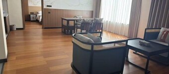 Linzhi Hotel