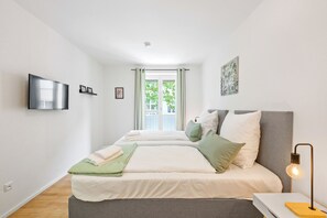 4 bedrooms, desk, free WiFi, bed sheets