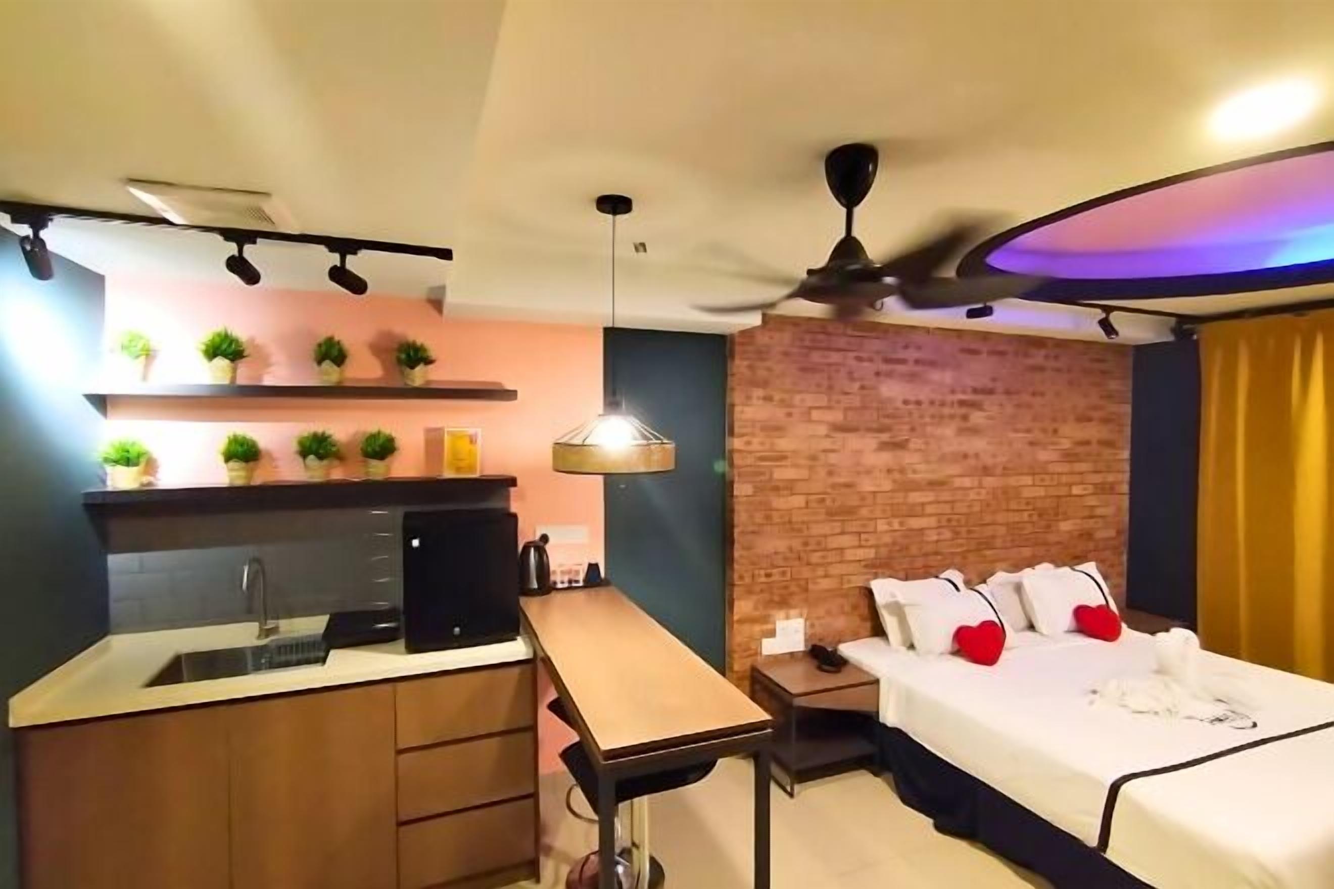 Desk, iron/ironing board, free WiFi