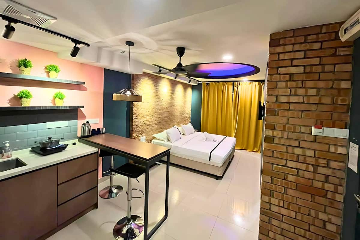 Studio, 1 King Bed