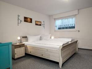 2 Schlafzimmer, Bügeleisen/Bügelbrett, Reisekinderbett, kostenloses WLAN