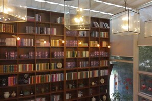 Unclassified image, 2 of 83, button - QIANNA HOTEL Greentown(Zhengzhou South Wulipu Subway Station Zijing Mountain Road) (Zhengzhou)