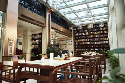 QIANNA HOTEL Greentown(Zhengzhou South Wulipu Subway Station Zijing Mountain Road)