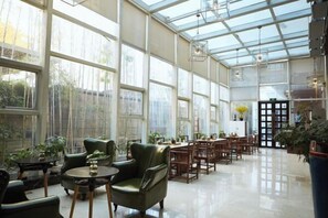 Lobby lounge - QIANNA HOTEL Greentown(Zhengzhou South Wulipu Subway Station Zijing Mountain Road) (Zhengzhou)
