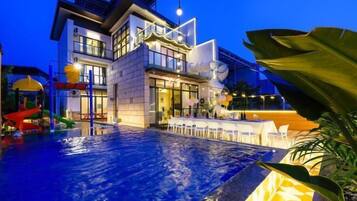 ุญู
ุงู
ุณุจุงุญุฉ ุฎุงุฑุฌู