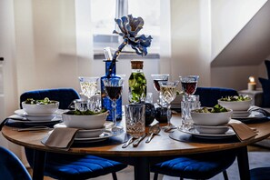 Dining - Exquisite Superior Suite Near MESSE/CENTER/RÜ/GRUGA/EVONIK/EON (Essen)