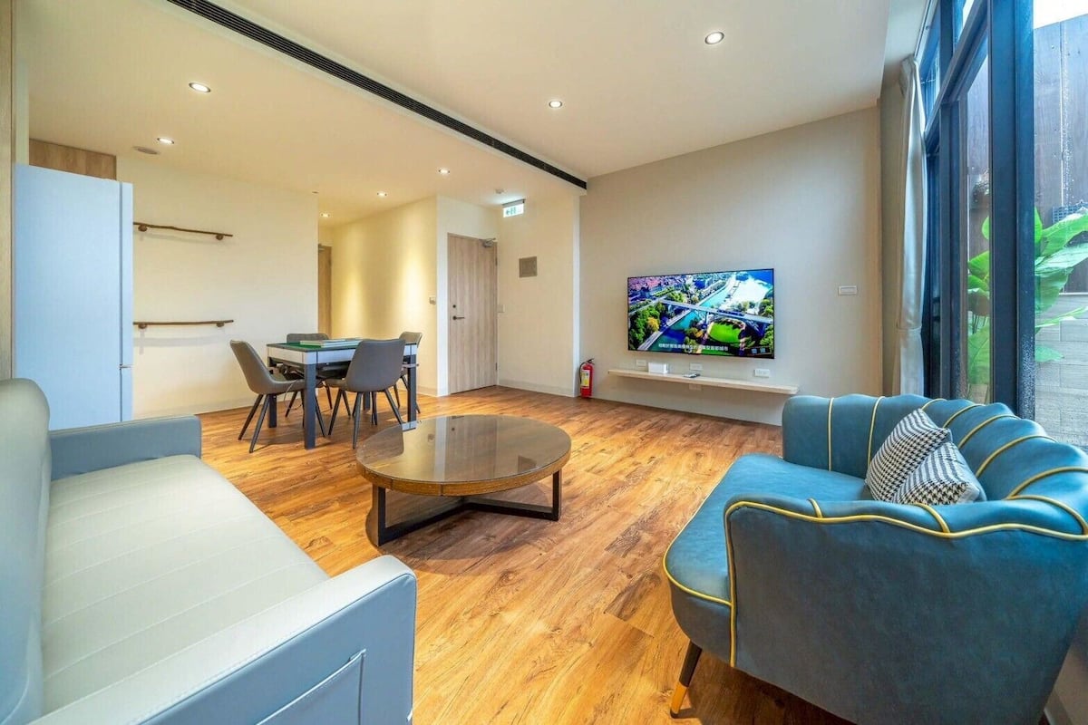 5 bedrooms, soundproofing, free WiFi