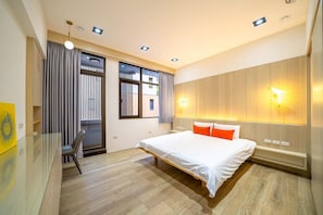 5 bedrooms, soundproofing, free WiFi