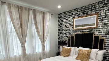3 bedrooms, iron/ironing board, travel crib, WiFi