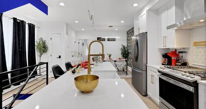 3-bedroom condo in charming Washington with AC, WiFi. Relax and enjoy