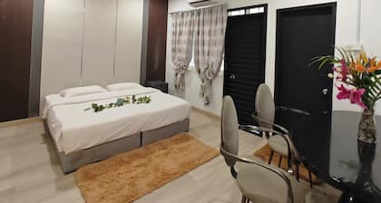Taman Duta KL Deluxe Villa by uBook