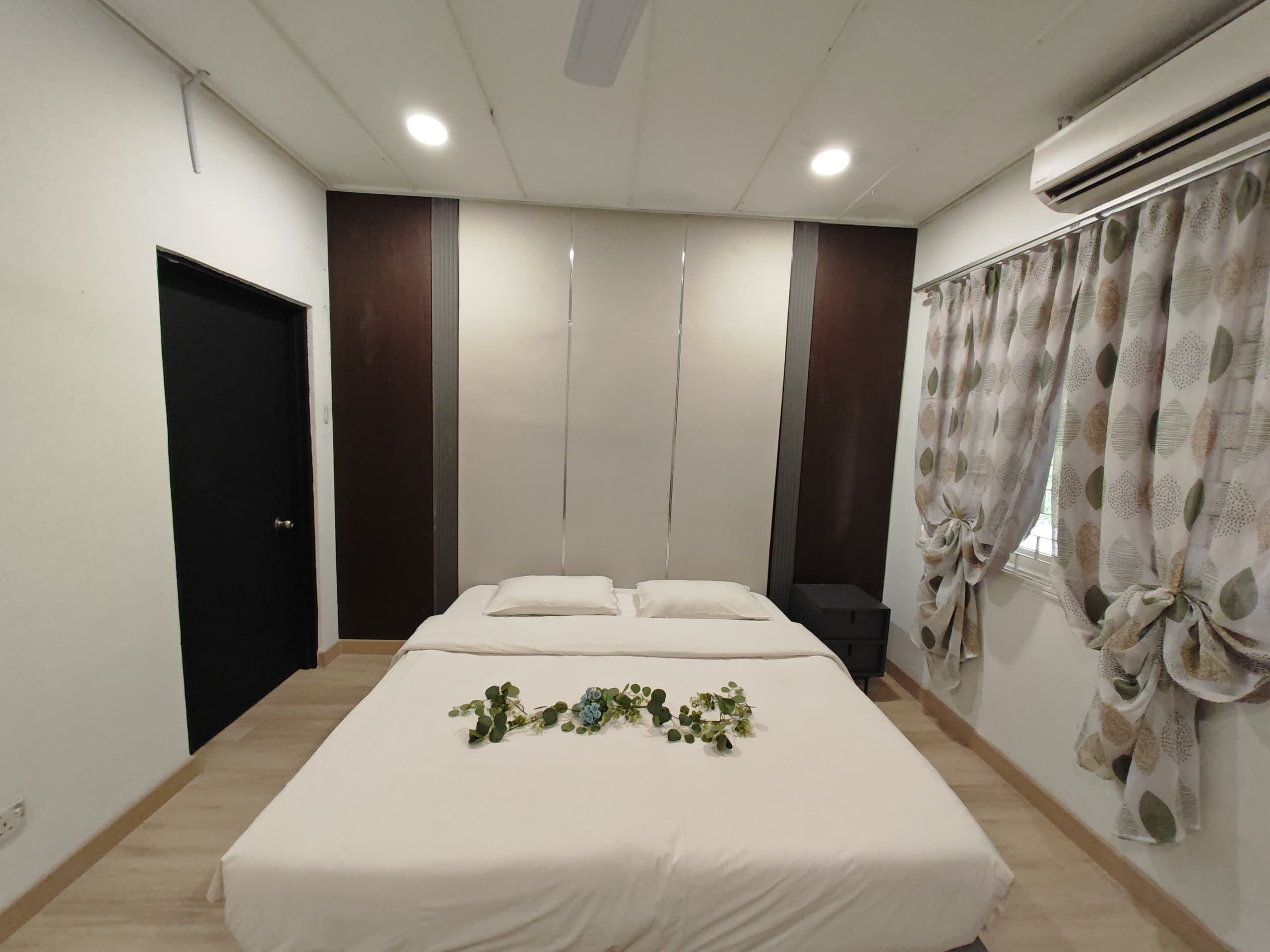 Deluxe Villa, 6 Bedrooms, Private Pool | 6 bedrooms, free WiFi, bed sheets