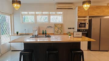 Vila Deluks, 6 kamar tidur, kolam renang pribadi | Makan di kamar