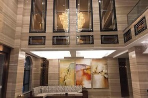 المنشأة من الداخل