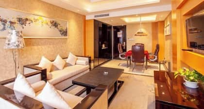 Yilong International Hotel (Xincai Moon Bay Park)