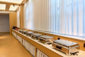 Restaurant - Yilong International Hotel (Xincai Moon Bay Park) (Xincai)
