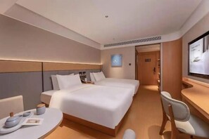 Room - Yilong International Hotel (Xincai)