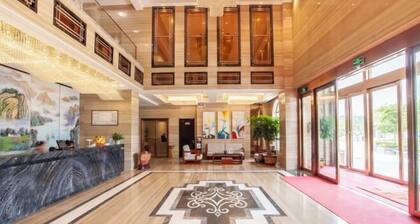 Yilong International Hotel (Xincai Moon Bay Park)