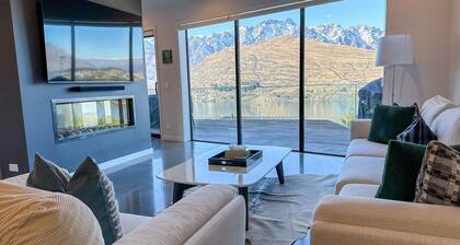 Stunning lake Views from Queenstown townhouse