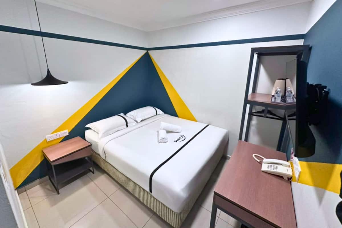 Habitación doble | Escritorio, tabla de planchar con plancha, wifi gratis