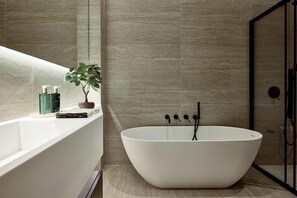 Free toiletries, hair dryer, slippers, towels - Lime Residences, Syntagma by Aura Homes (Athens)