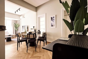 Familienapartment, 3 Schlafzimmer, Nichtraucher | Esszimmer