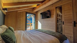 6 chambres, fer et planche à repasser, Wi-Fi, draps fournis