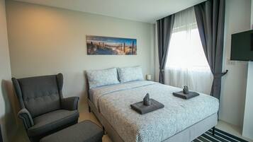 1 Schlafzimmer, Schreibtisch, Bügeleisen/Bügelbrett, Reisekinderbett