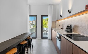 Fridge, oven, stovetop, dishwasher - A4 Luxury Apartment w Pool & Terrace w sea View (Dugi Rat)