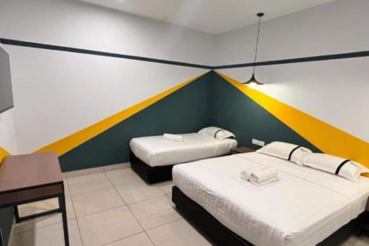 Triple Room | Desk, iron/ironing board, free WiFi