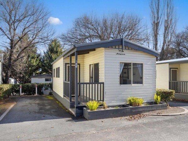 Standard Balcony 2 Bedroom Cabin | Terrace/patio