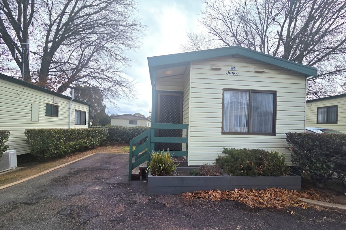 Economy Patio 2 Bedroom Cabin | Terras