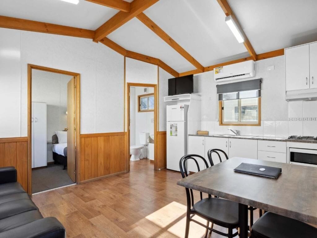 Standard Balcony 2 Bedroom Cabin | Living area