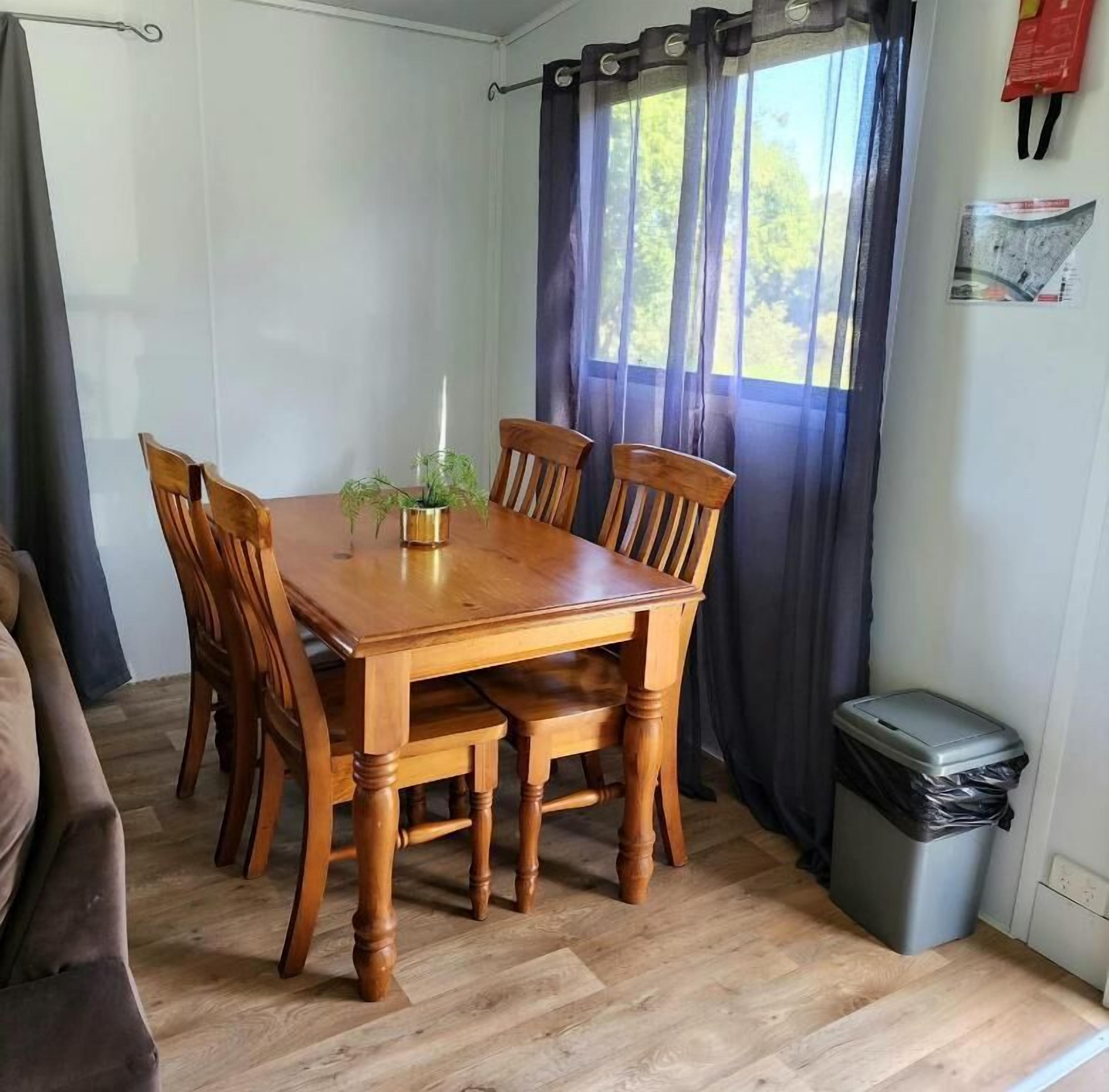 Superior Creek View 2 Bedroom Cabin | In-room dining