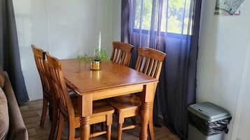 Superior Creek View 2 Bedroom Cabin | In-room dining