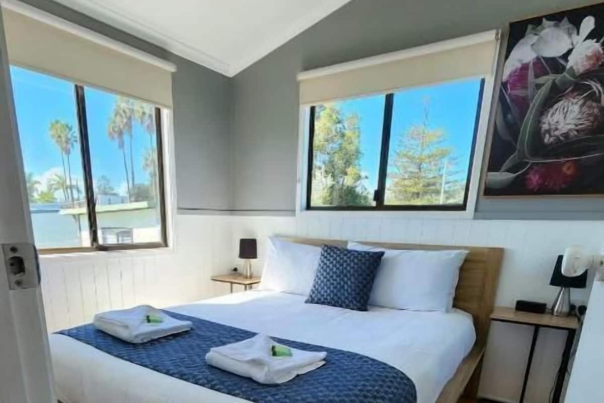 Economy 2 Bedroom Cabin | 1 bedroom