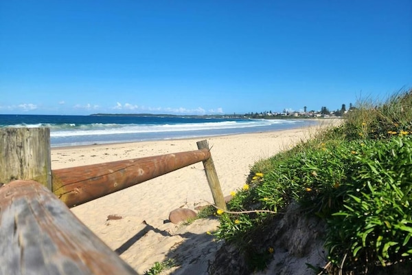 Una spiaggia nelle vicinanze