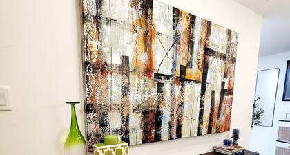 Cozy Indigo retreat-Two Bedroom -private Entrance-pet Friendly