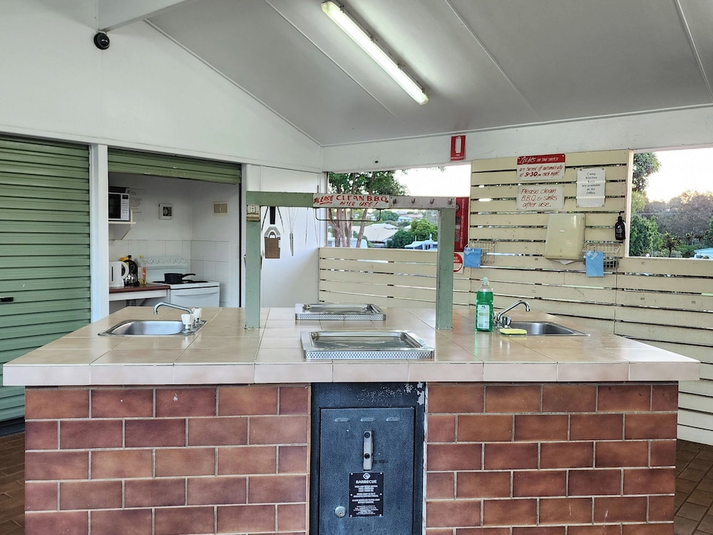 Toowoomba Caravan Park by null