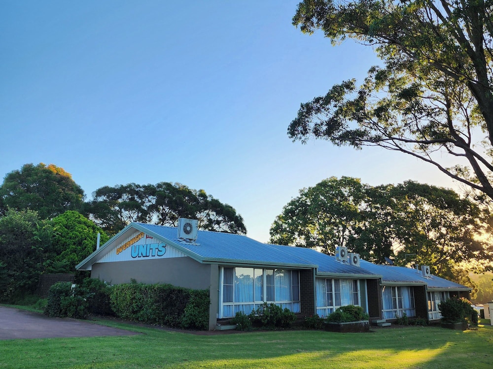 Toowoomba Caravan Park by null